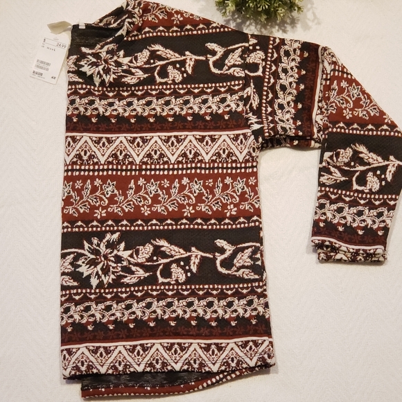 NWT {H&M} Sweater - Picture 1 of 5